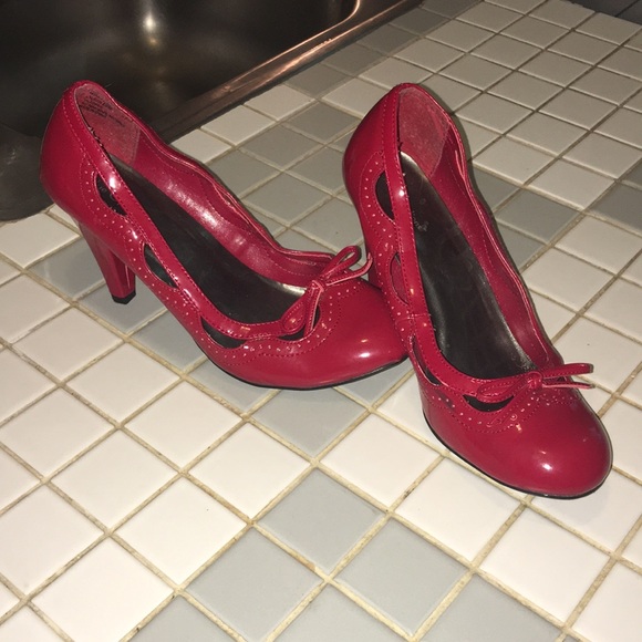 nue options Shoes - Size 8.5 red heels